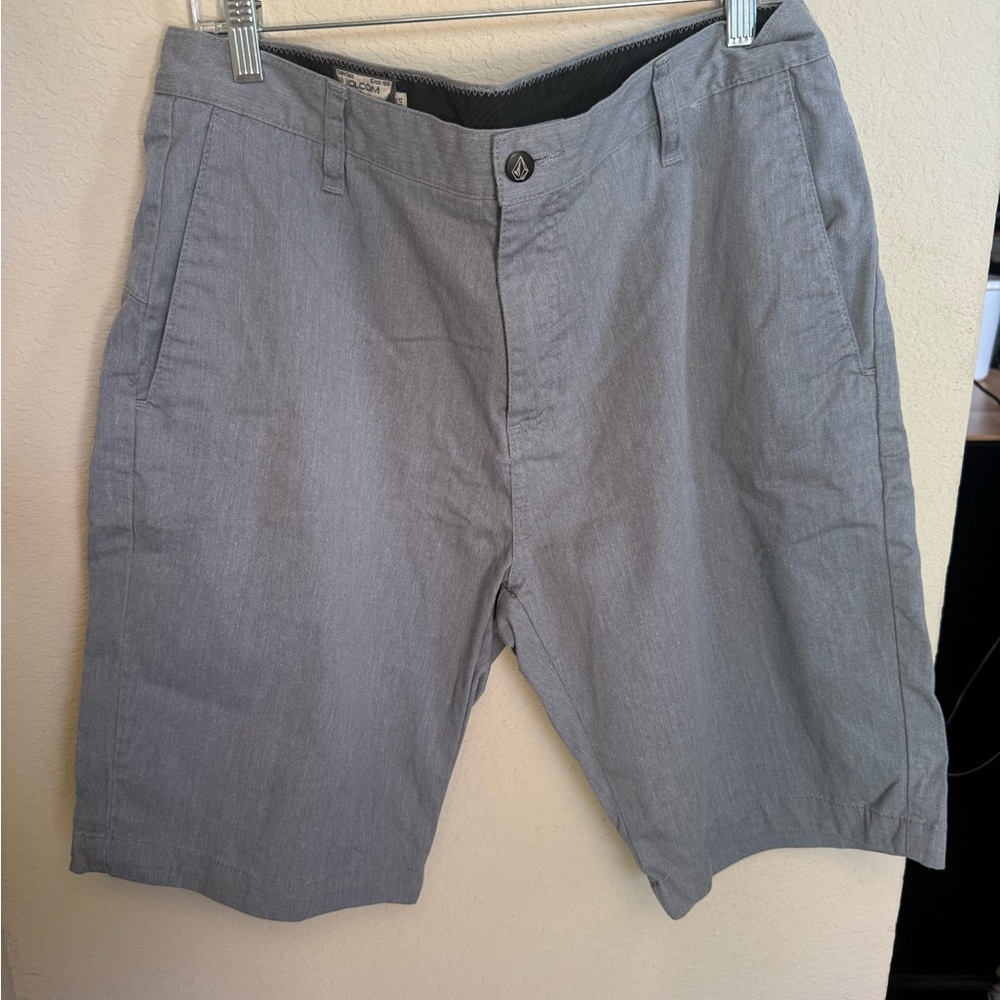 Volcom Men's Light Gray Flat Front Shorts